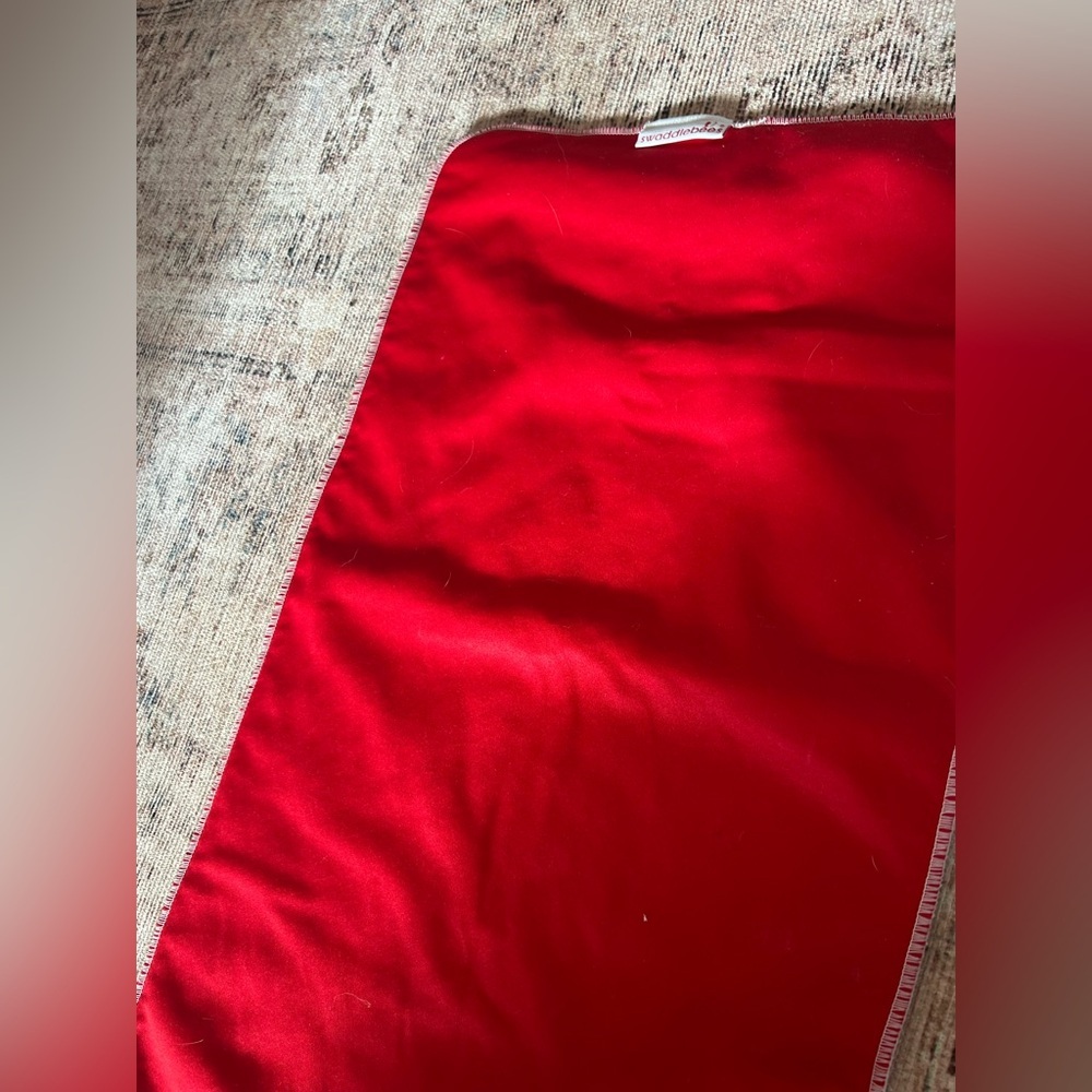 Swadlebees Red Rectangular diaper changing pad - Picture 3 of 3